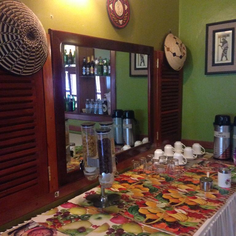 J Residence Motel Entebbe Zewnętrze zdjęcie