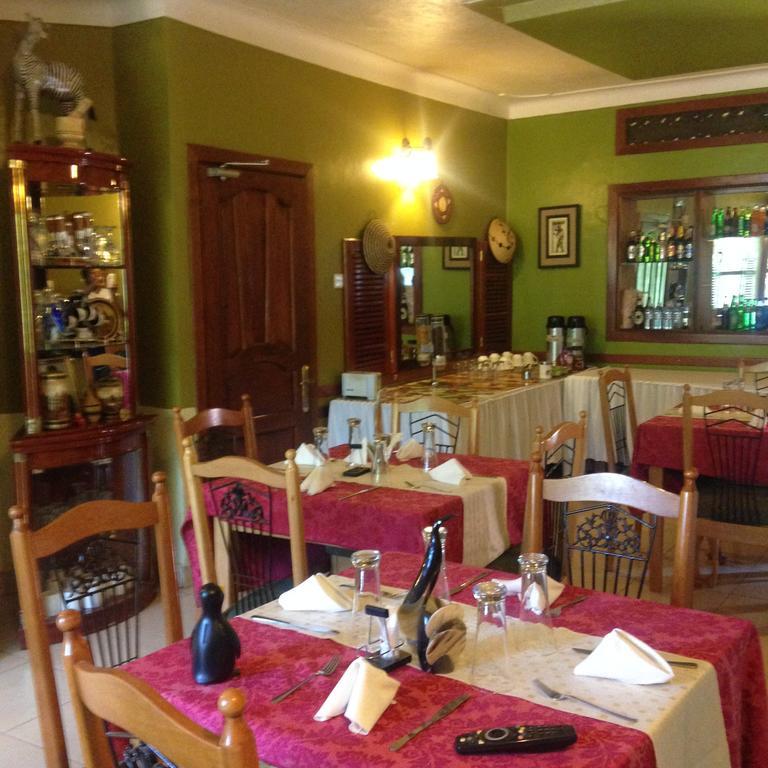 J Residence Motel Entebbe Zewnętrze zdjęcie