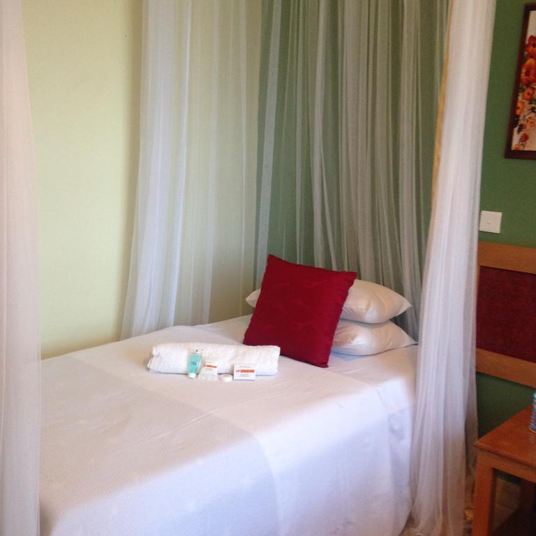 J Residence Motel Entebbe Zewnętrze zdjęcie