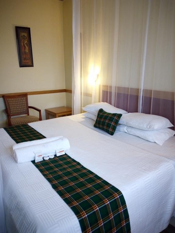 J Residence Motel Entebbe Zewnętrze zdjęcie