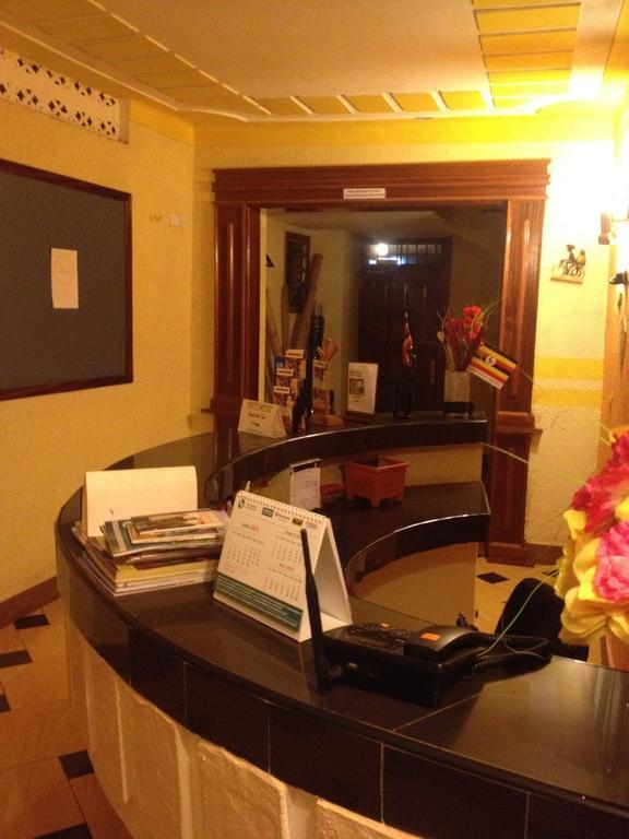 J Residence Motel Entebbe Zewnętrze zdjęcie