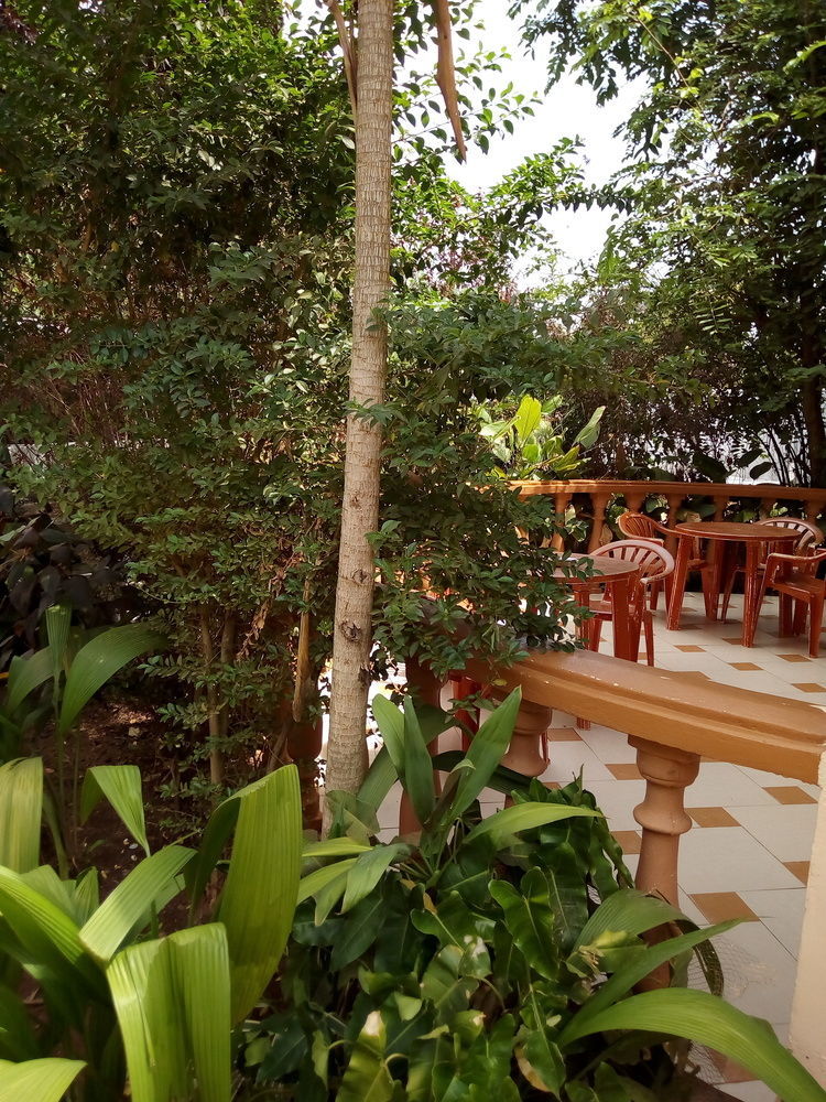 J Residence Motel Entebbe Zewnętrze zdjęcie